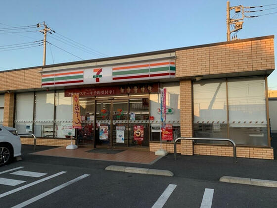 コンビニ　セブンイレブン流山西平井店（コンビニ）まで532m