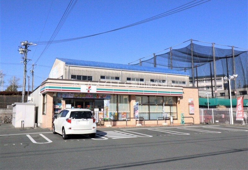 コンビニ　セブンイレブン豊川東豊町店（コンビニ）まで247m