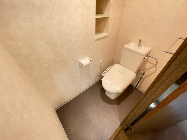 トイレ　落ち着いたトイレです