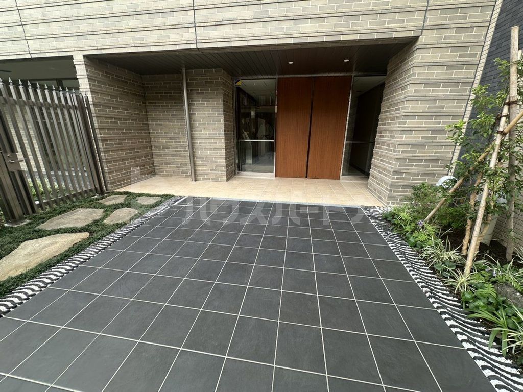 エントランス　エントランス