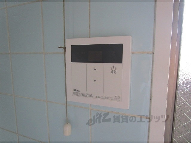 その他設備　給湯器リモコン