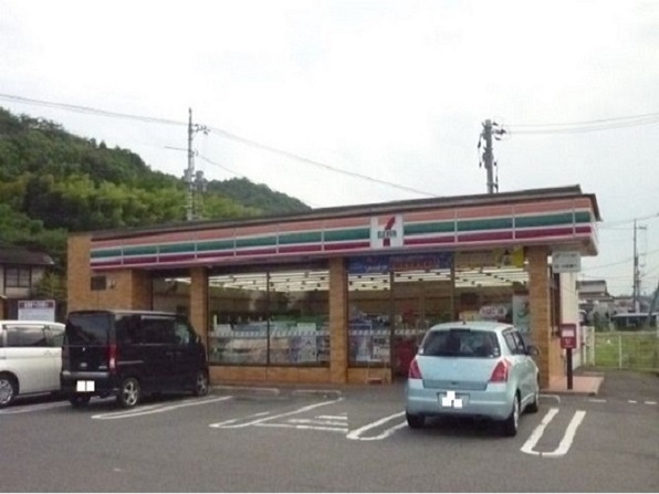 コンビニ　セブンイレブン植松店（コンビニ）まで700m