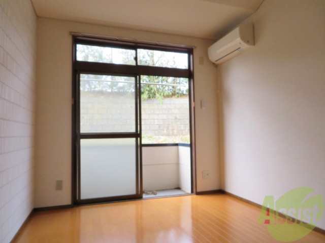 その他部屋・スペース　シングルベットも置けそうな広さのお部屋ですね。