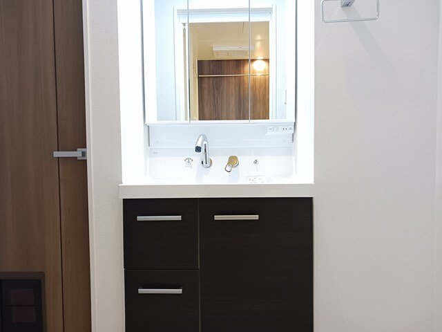 洗面設備　コンパクトで使いやすい洗面所