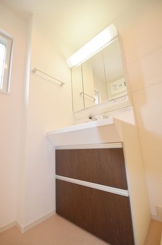 洗面設備　同タイプの写真です