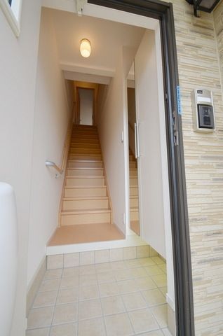 玄関　同タイプの写真です