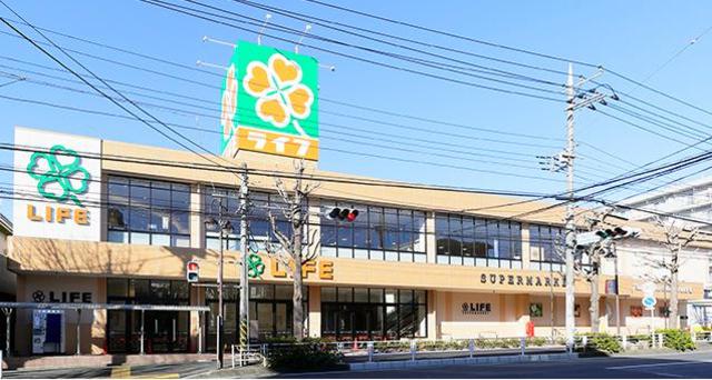 スーパー　ライフ青葉しらとり台店（スーパー）まで590m