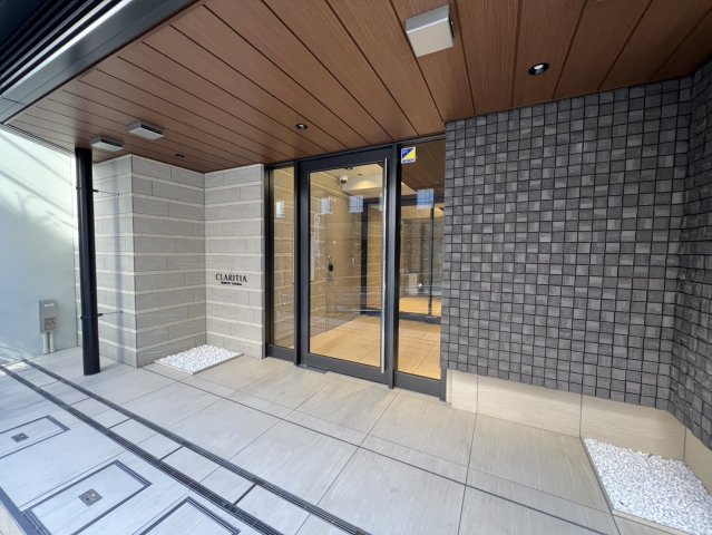 エントランス　エントランスのデザインも素敵ですわ！