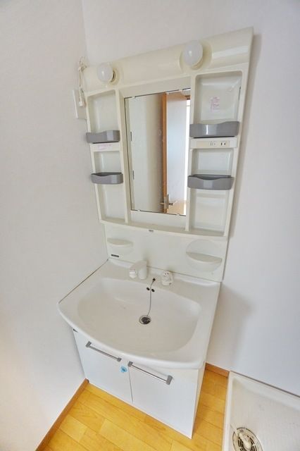 洗面設備　別部屋参考写真です