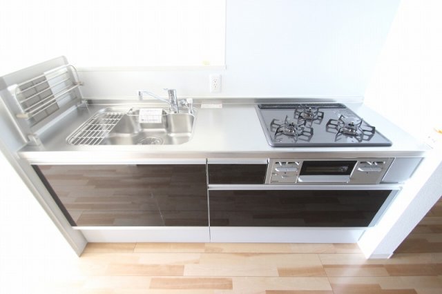 キッチン　写真は別室のものです。