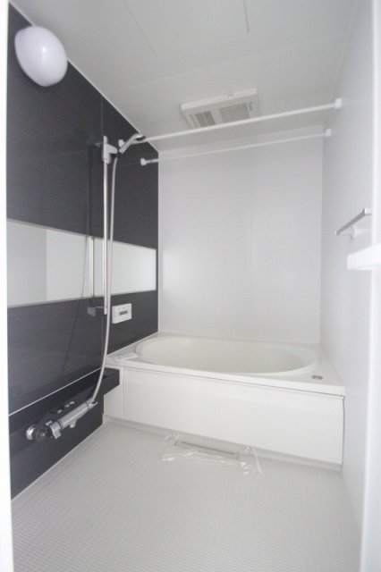 バス・シャワールーム　写真は別室のものです。