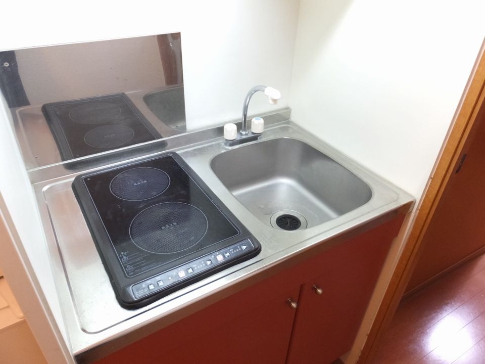 キッチン　ラジエントヒーター対応の２口コンロキッチンです。