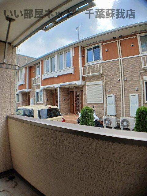 バルコニー　暖かな日差しのふりそそぐバルコニー