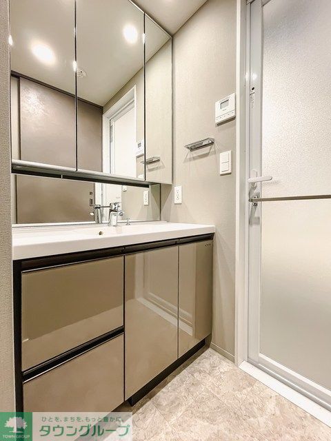 洗面設備　※写真は同タイプ住戸です。