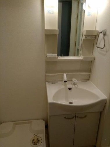 洗面設備　朝の身支度に便利な独立洗面台！