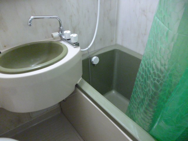 洗面設備　コンパクトで使いやすい洗面所