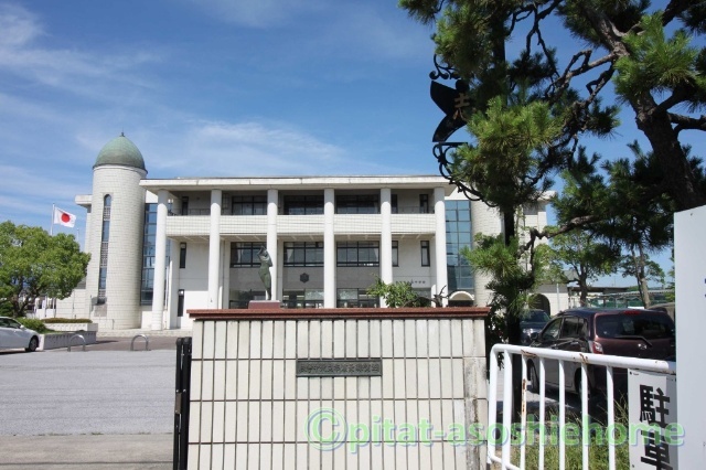 中学校　長浜市立北中学校（中学校）まで692m