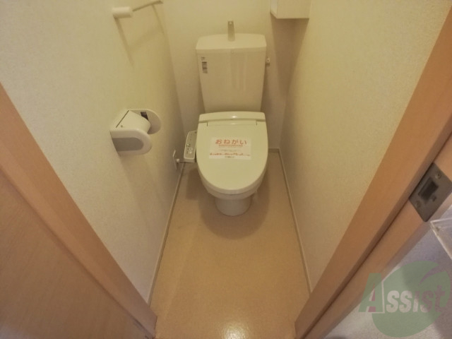 トイレ　トイレはシンプルかつオーソドックスで使いやすそうですね。