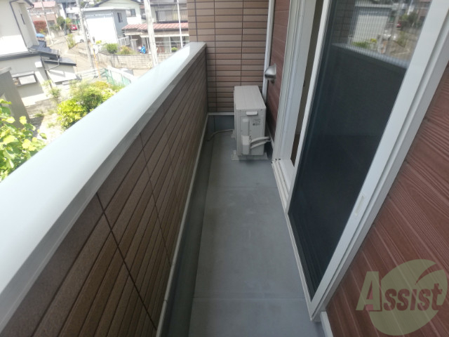 バルコニー　バルコニーは有りませんが洗濯物はしっかり干せそうです。