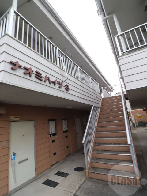 建物外観　阪急千里山駅まで徒歩５分です