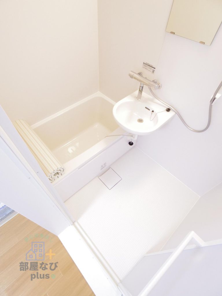 バス・シャワールーム　※他号室写真です