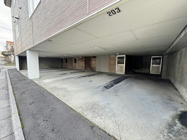 駐車場　駐車場