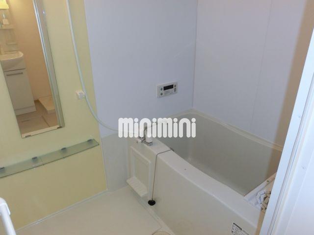 バス・シャワールーム　浴室乾燥機能が備わったバスルームです