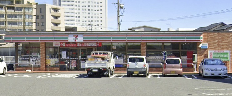 コンビニ　セブンイレブン 久留米津福本町店（コンビニ）まで657m