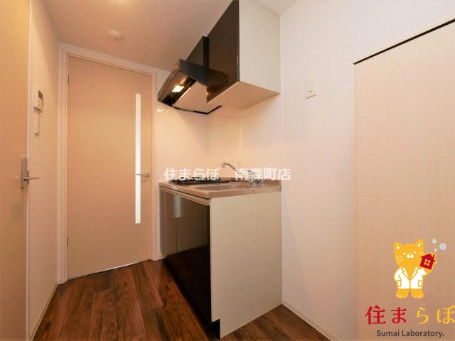 キッチン　「ただの部屋探しじゃない。“あなたの暮らし”探しです。」