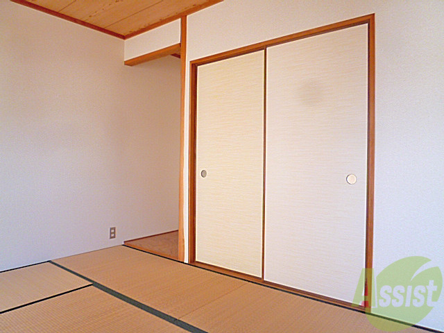 収納　和室収納は奥行きもあり、たっぷり収納できます。