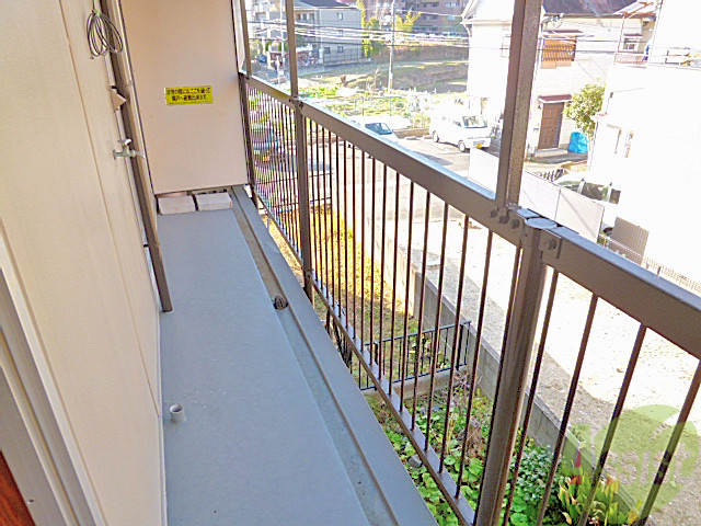 バルコニー　朝陽がたっぷりはいるバルコニーではお洗濯物も良く乾きます