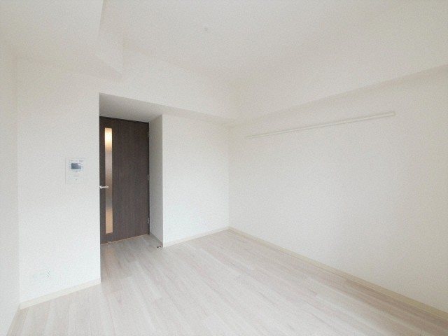 その他部屋・スペース　開放的な寝室です