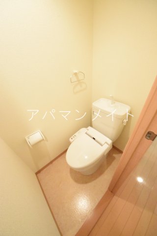 トイレ　温水洗浄便座付き！