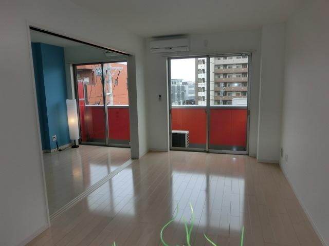 居室・リビング　※別号室同間取り