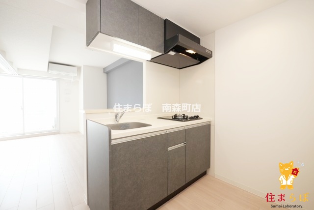 キッチン　「ただの部屋探しじゃない。“あなたの暮らし”探しです。」