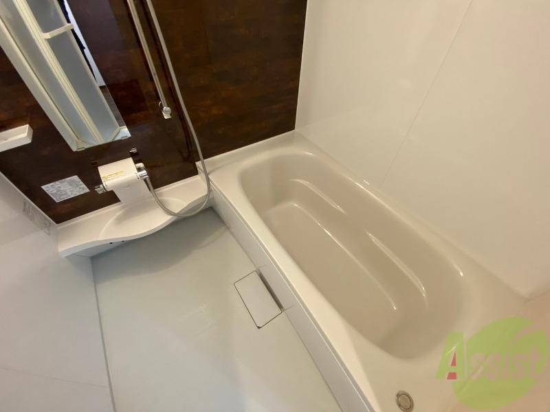 バス・シャワールーム　お風呂になります。一日の疲れを癒してくださいね。