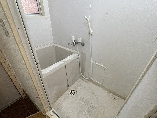バス・シャワールーム　同マンション別部屋