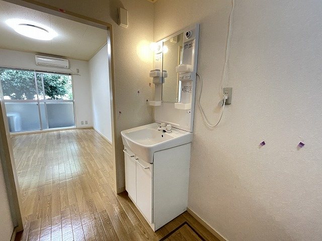 洗面設備　同マンション別部屋