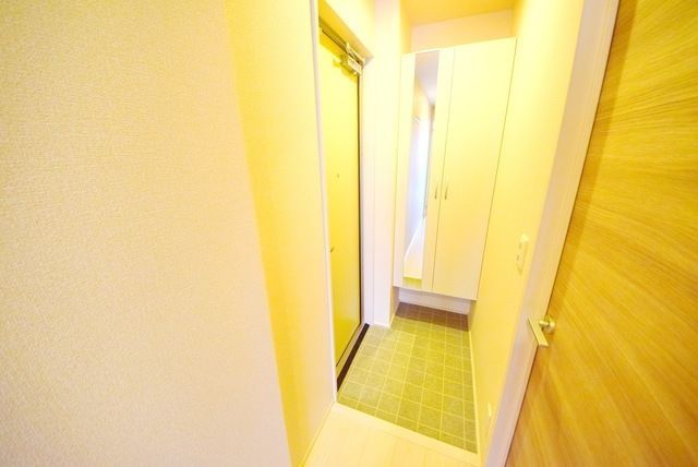 玄関　★★大きめなシューズBOXが重宝します★★