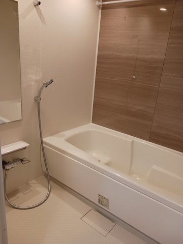 バス・シャワールーム　ゆったり過ごせるお風呂です