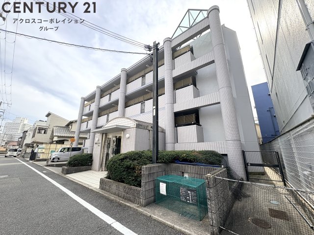 建物外観　敷地内駐車場あり