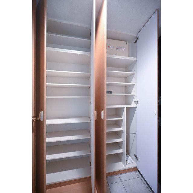 収納　シューズボックス