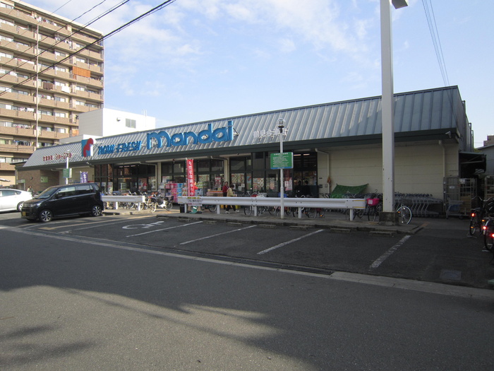 スーパー　万代（スーパー）まで366m