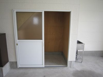 収納　ガレージ内物入