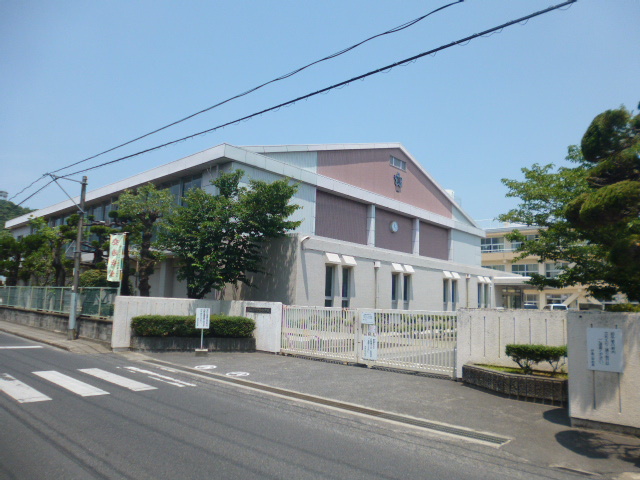 小学校　岡山市立伊島小学校（小学校）まで379m