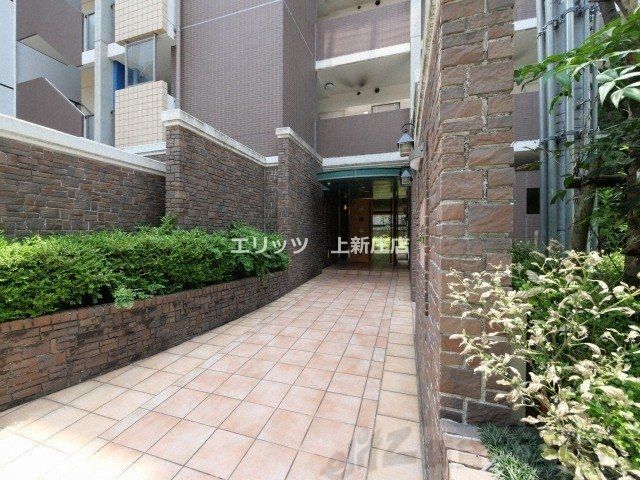 エントランス　庭