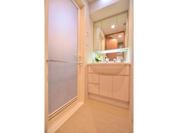 洗面設備　収納