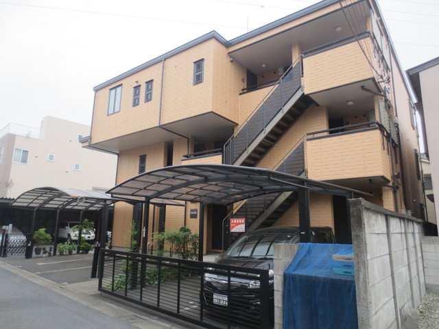 駐車場　駐車場スペースの空き状況は別途お問い合わせください。