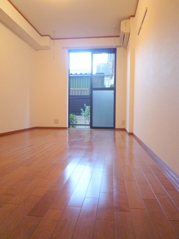 居室・リビング　★１階でも陽当たり良好です★