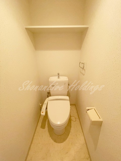 トイレ　温水洗浄便座付き♪